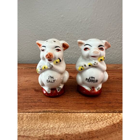 Vintage Pigs Playing Flutes Salt and Pepper Shakers Japan - Picture 1 of 4
